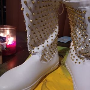 Spiked boots